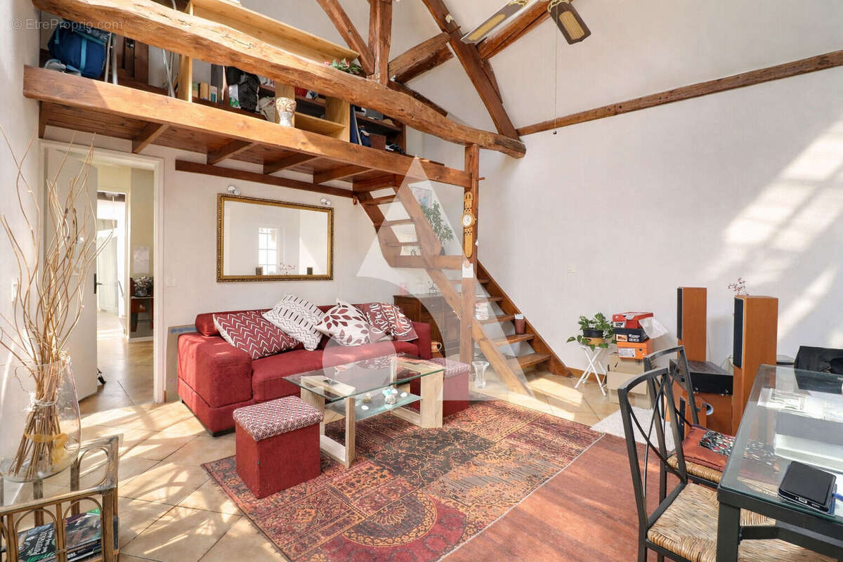 Appartement à FREPILLON