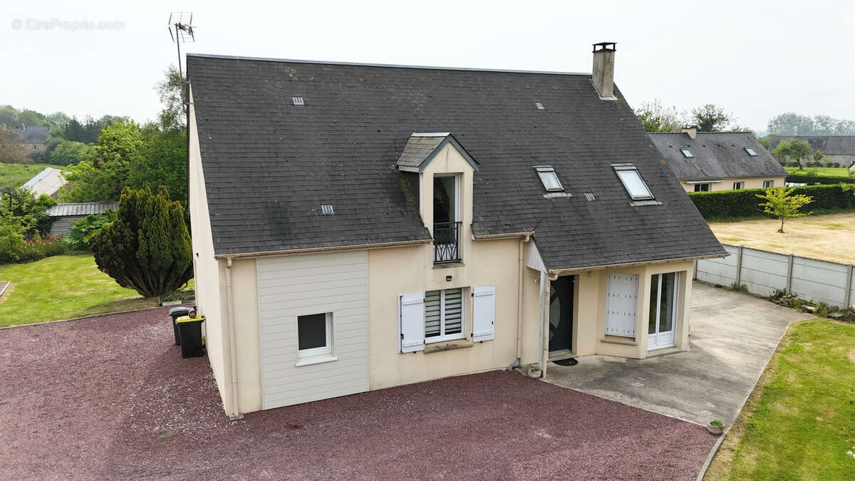 Maison à EROUDEVILLE