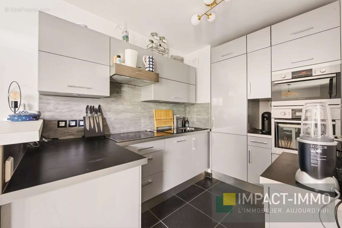 Appartement à COURBEVOIE