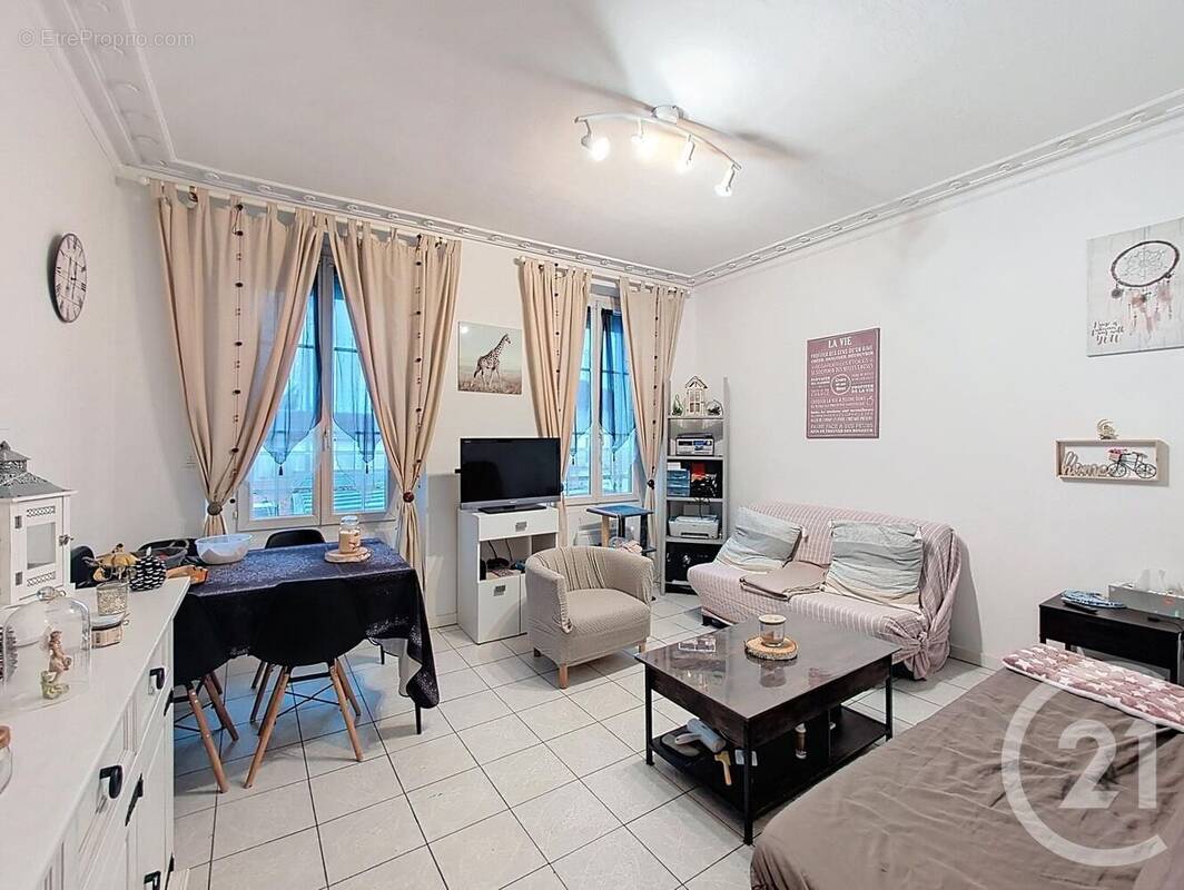 Appartement à CHARTRETTES