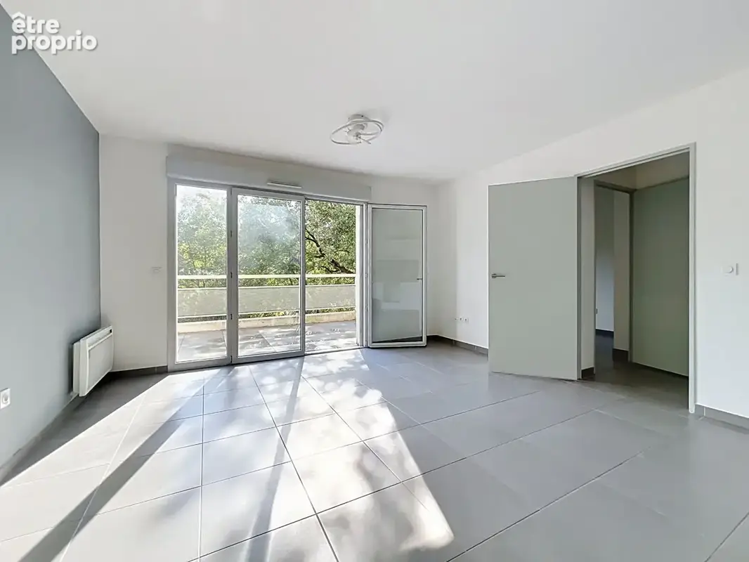 EXCLUSIVITÉ - T2 44 m² avec terrasse 9 m² et 2 parkings - Rousset Centre - photo 1