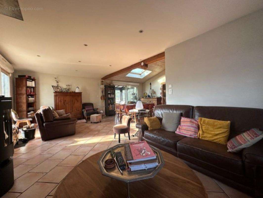 AUBIGNY-LES CLOUZEAUX, Longère 156 m², dépendance, 3569 m² terrain - photo 8