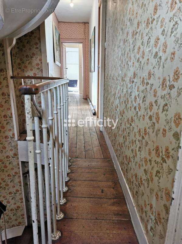 Maison à TESSY-SUR-VIRE