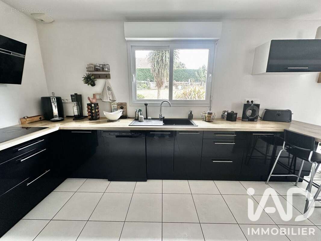 Maison 96 m² à Sideville  - photo 2