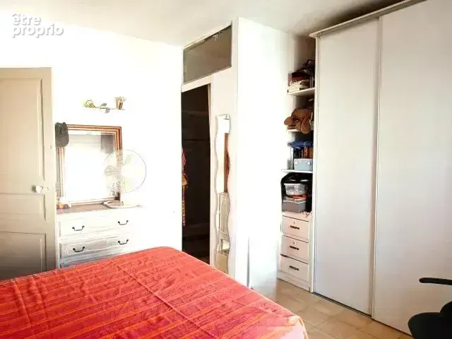 LUNEL — Vente urgente : Maison de ville 90 m² avec cour privative à prix sacrifié - photo 2