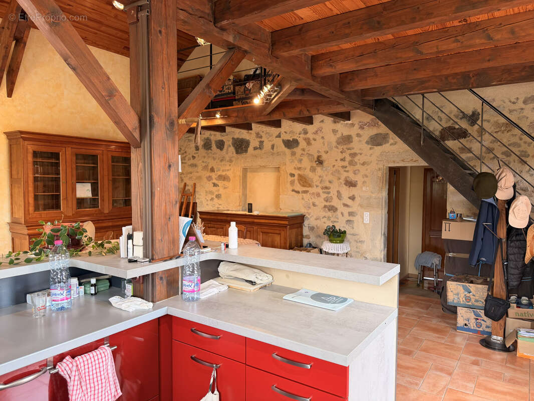 Maison en pierre et grange rénovée - photo 6