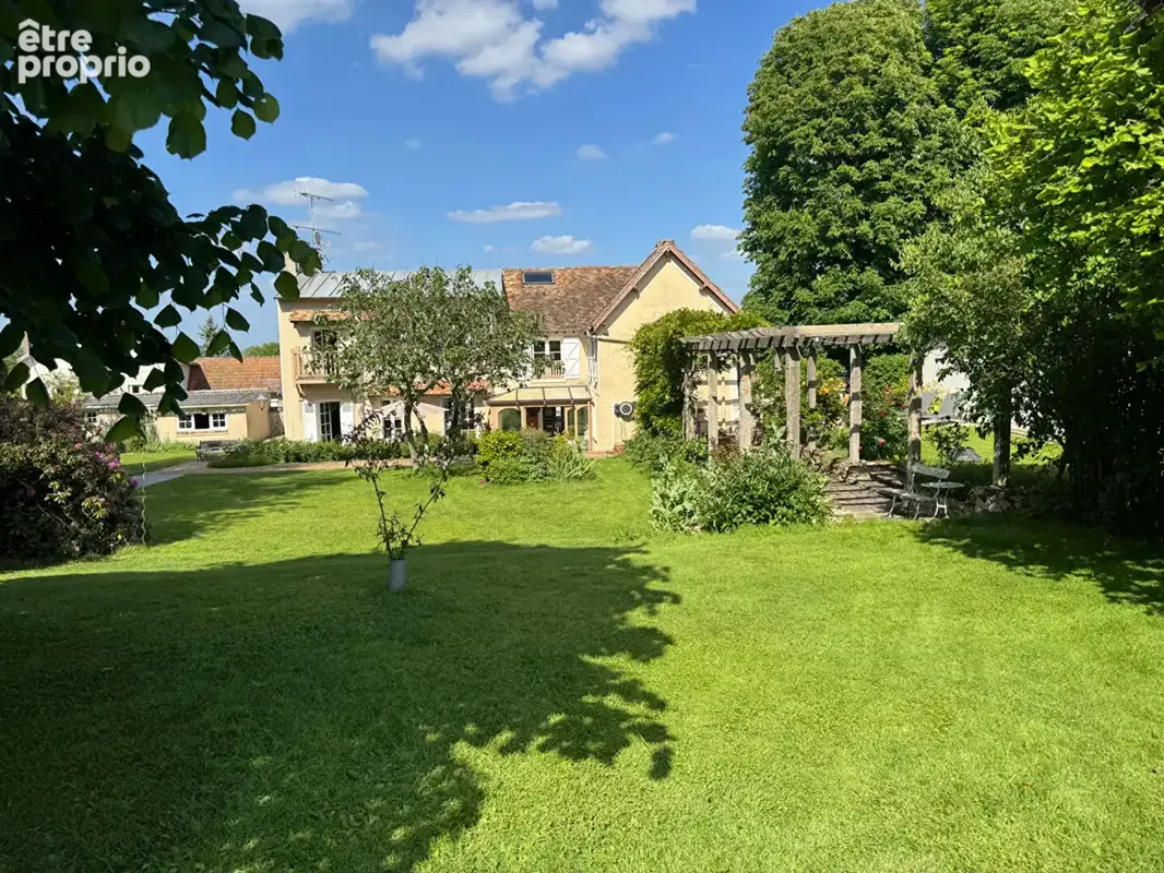 Photo Maison à Montfort-L'amaury au prix de 998 000€