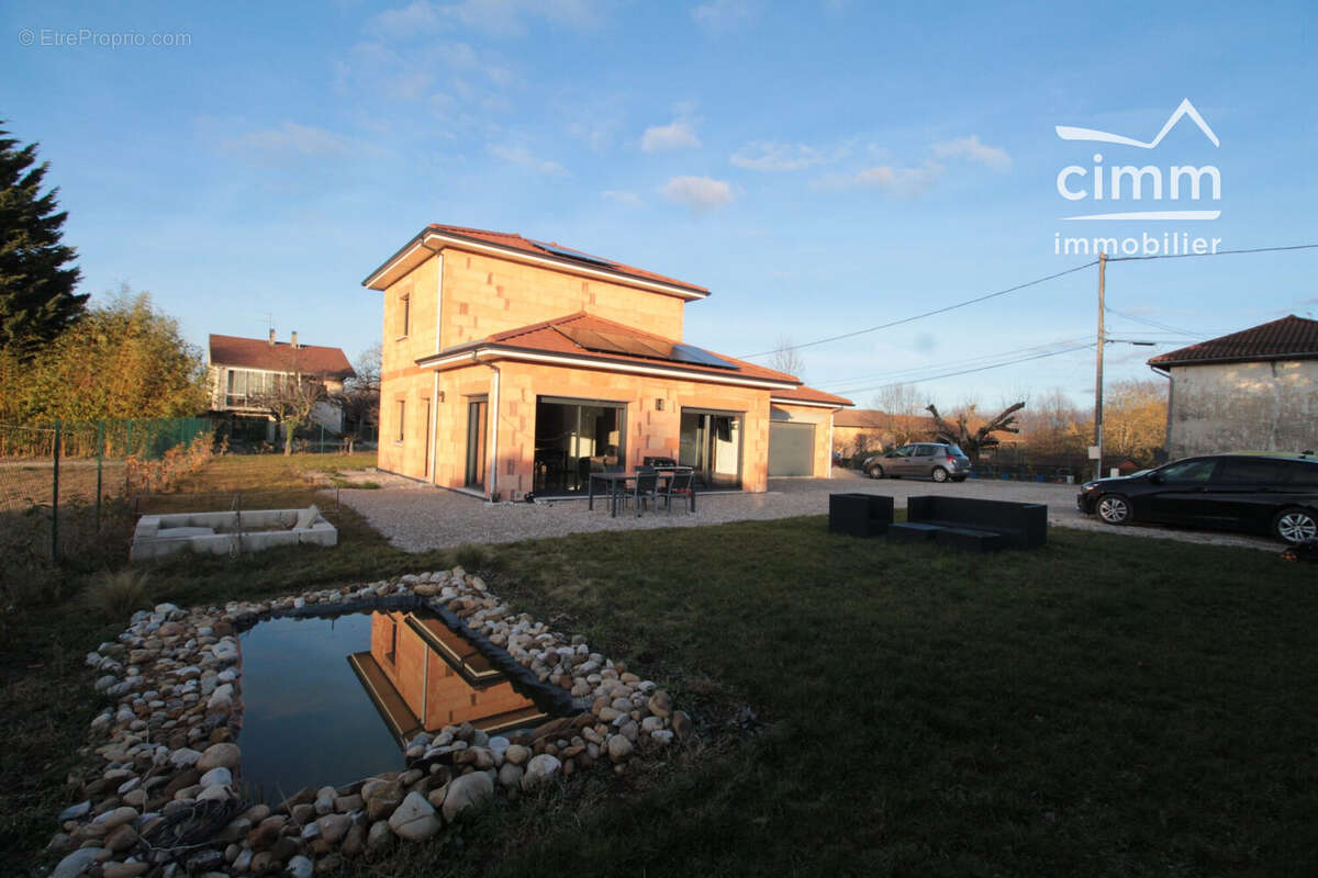 Maison 111 m² à Saint-Pierre-De-Bressieux  - photo 8