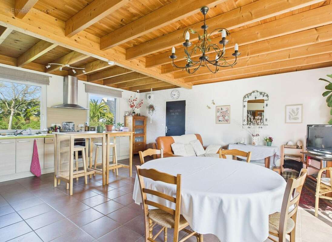 Maison 129 m² à Kermaria-Sulard  - photo 4