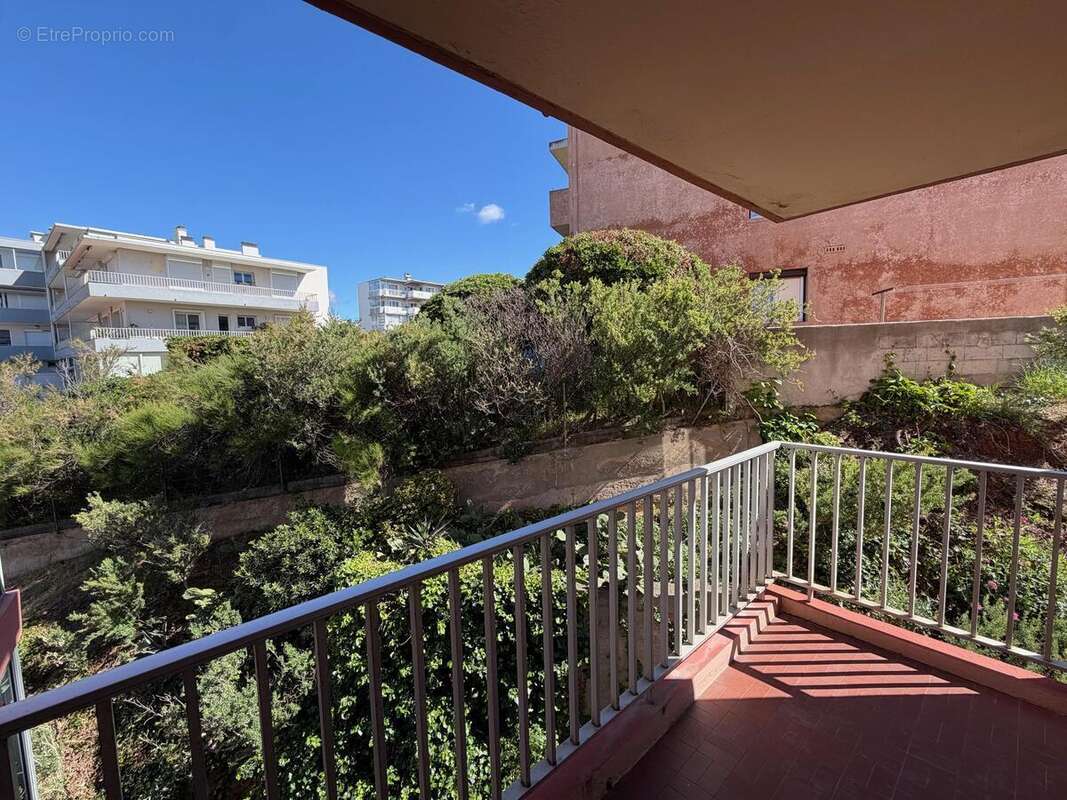 Appartement à SIX-FOURS-LES-PLAGES