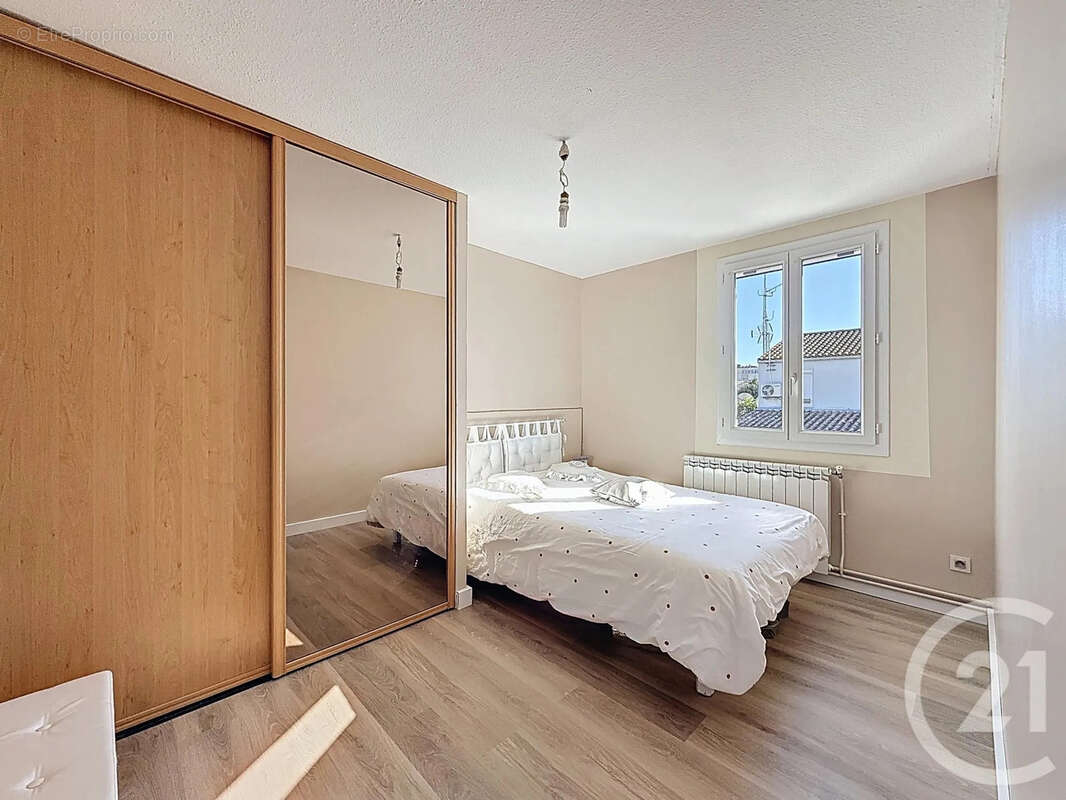 Maison 93 m² à Sete  - photo 12