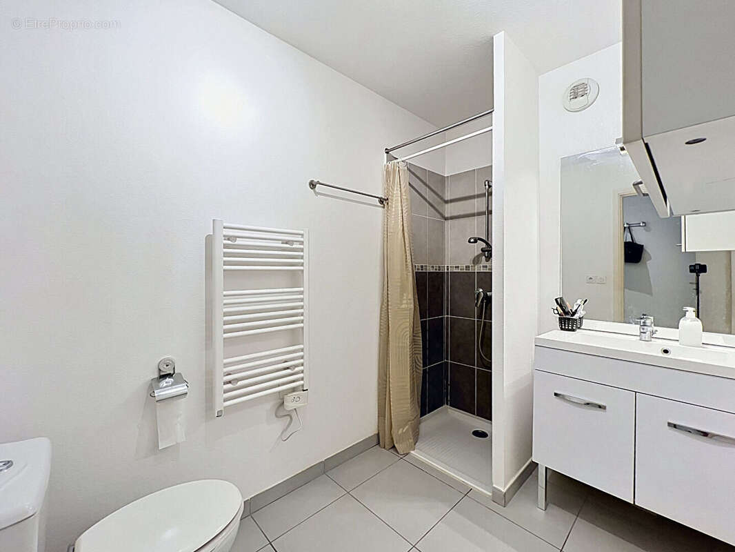 Appartement à MARSEILLE-5E