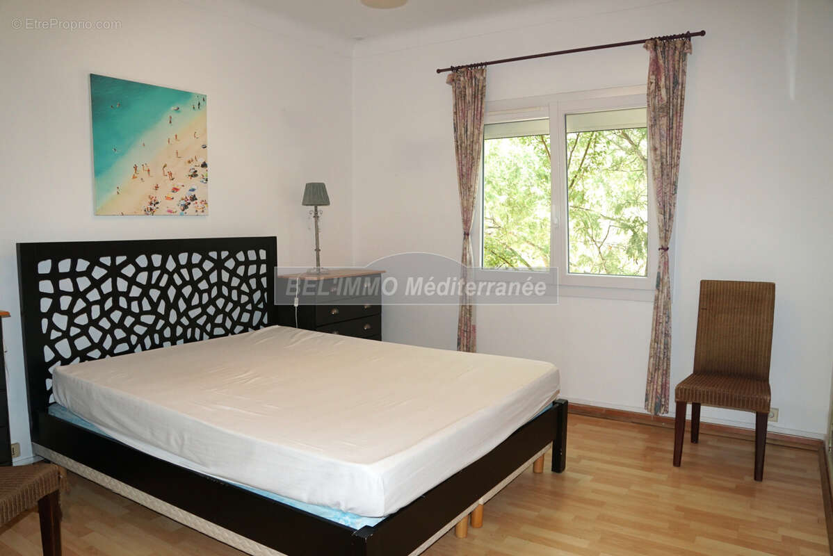 Centre-Ville, Villa de 190 m2 sur terrain de 835 m2 - photo 13