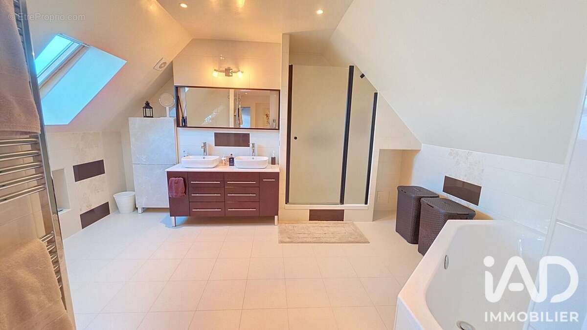Maison 138 m² à Pontault-Combault  - photo 5