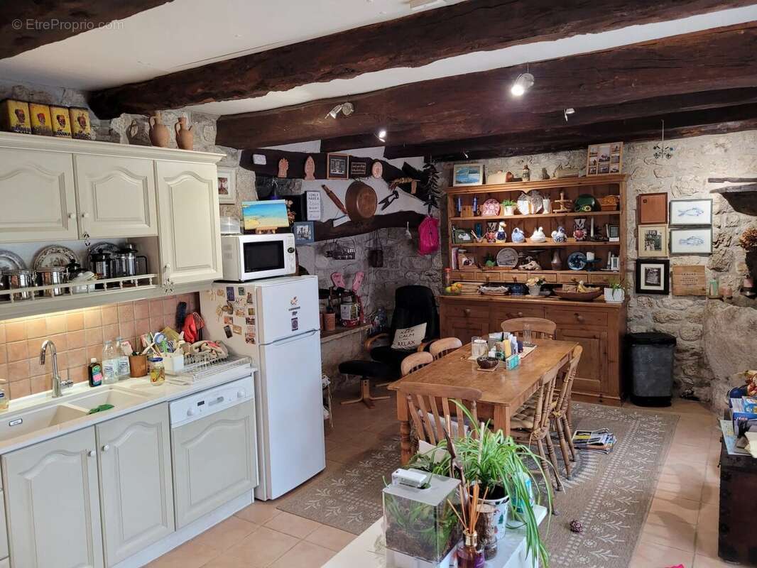 Maison à MONTAIGU-DE-QUERCY