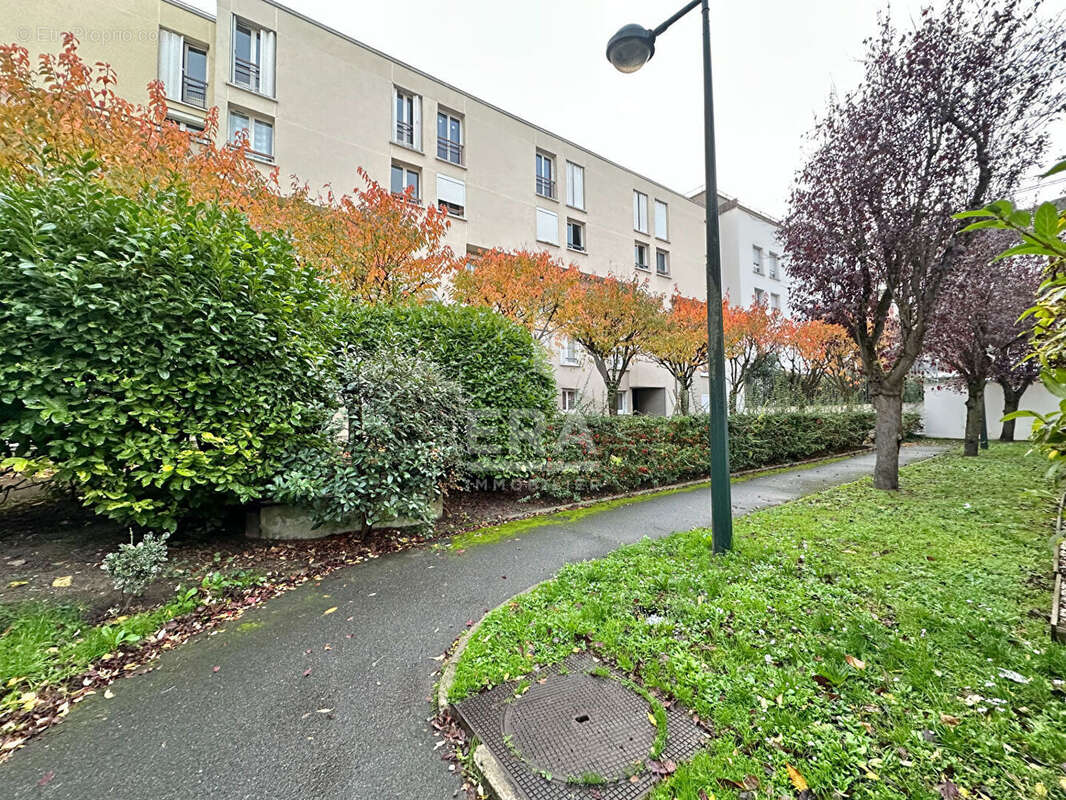 Appartement à SARTROUVILLE