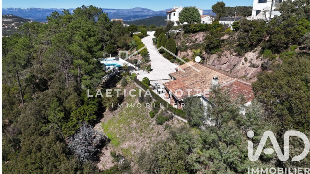 Photo 2 - Maison à FREJUS