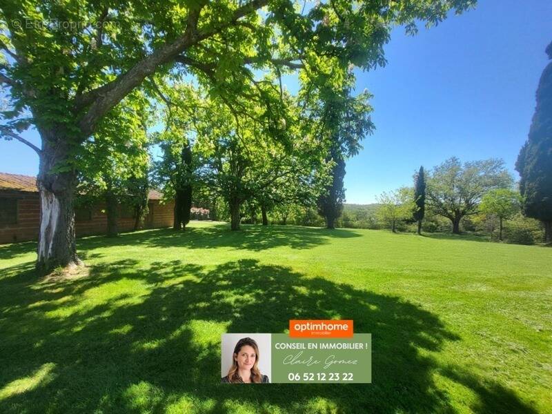 Terrain à MONTAIGUT-SUR-SAVE