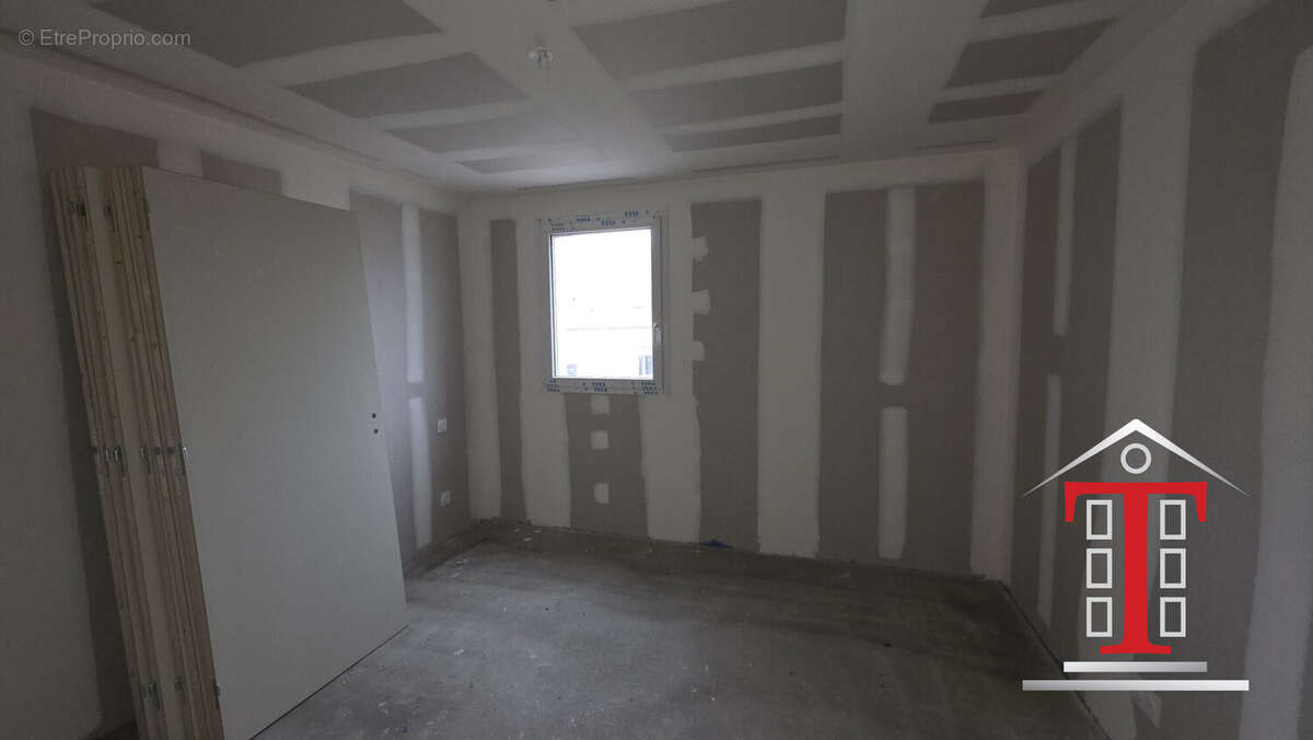 Maison à LES PONTS-DE-CE