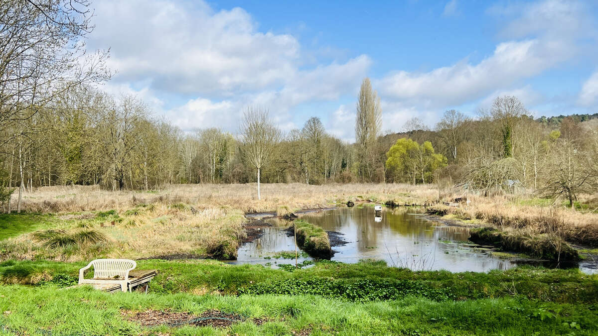 Terrain à VAYRES-SUR-ESSONNE