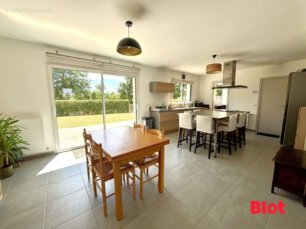Maison 93 m² à Noyal-Chatillon-Sur-Seiche  - photo 3