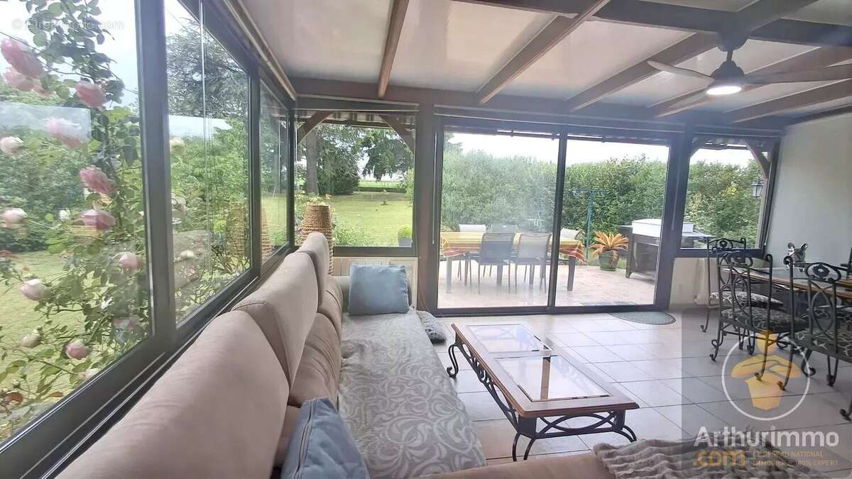Maison à AVARAY