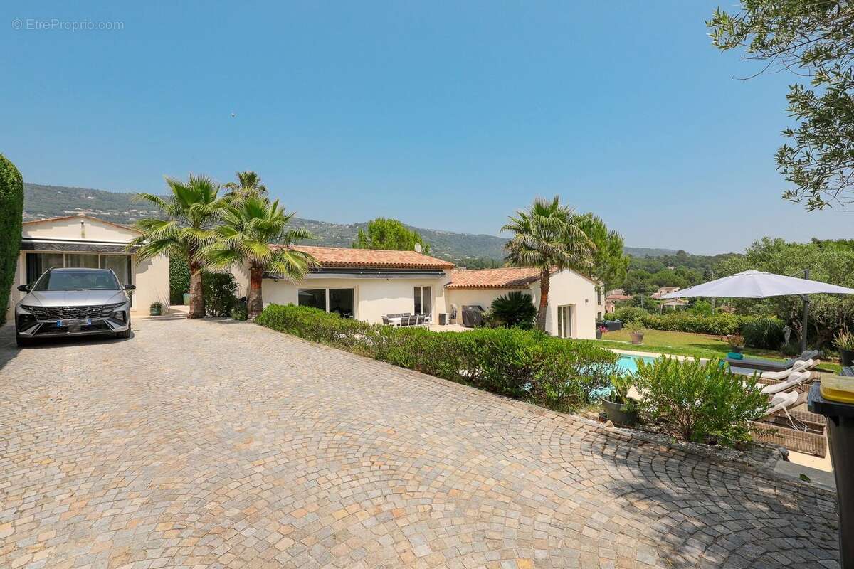 Villa independante 175 m² - piscine - stationnements - photo 16
