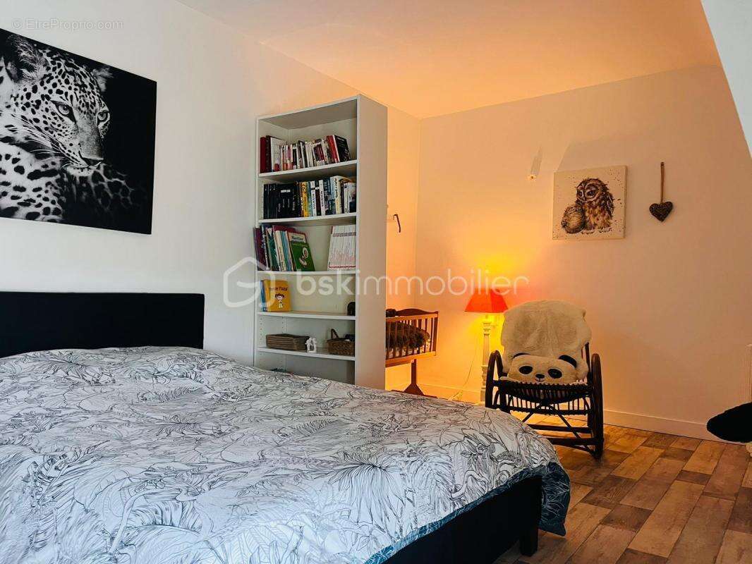 VAL COUESNON Magnifique maison en pierre de 141m² + espace gite de 47m² située sur la commune de Saint-Ouen-La-Rouerie - photo 7