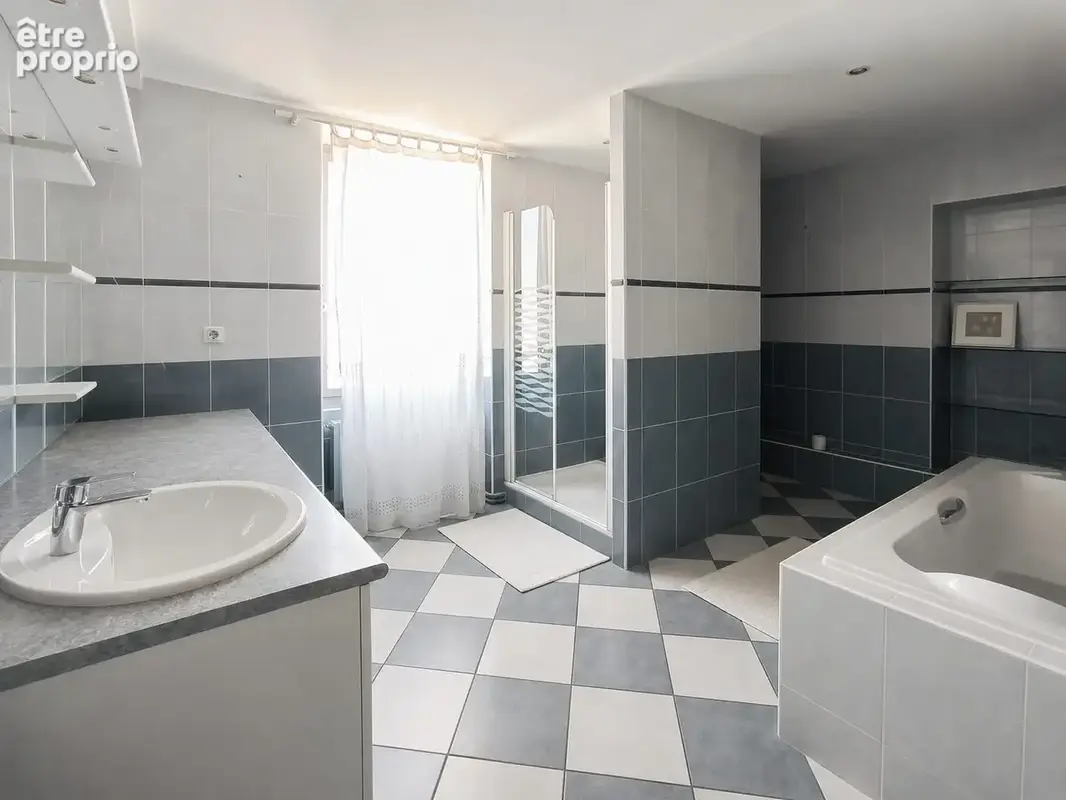 Maison 239 m² à Villefranche-Sur-Saone  - photo 9