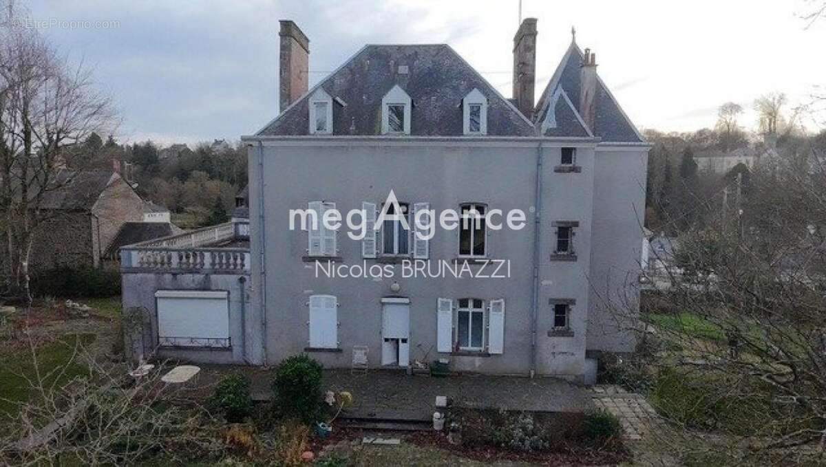 Demeure de caractère de 361 m² avec parc arboré de 3 900 m² – Un bien rare aux multiples possibilités - photo 4