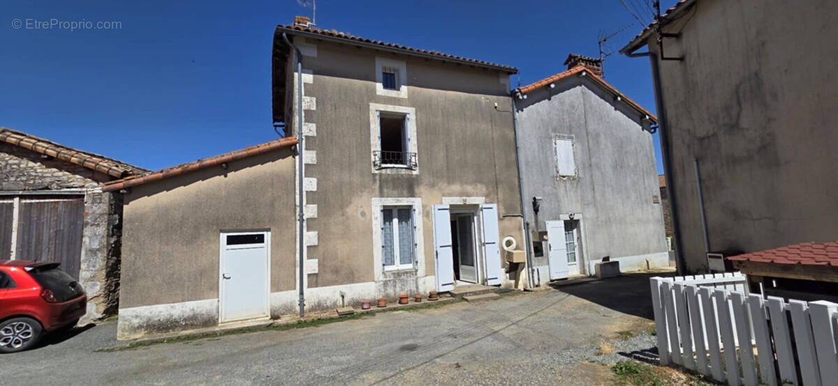Maison à FOMPERRON
