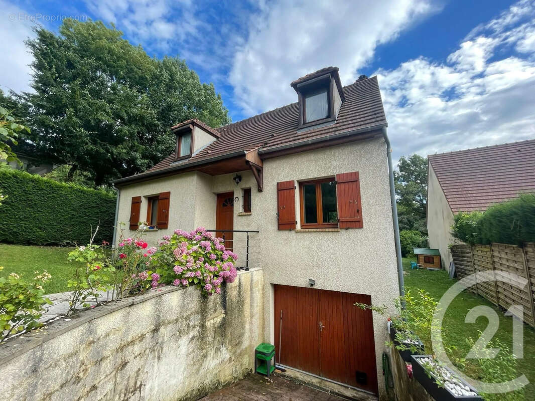 Maison à DAMMARTIN-EN-GOELE