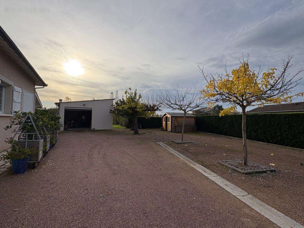 Maison à LACOURT-SAINT-PIERRE