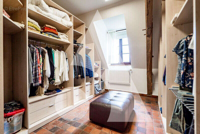 Maison à TAISNIERES-SUR-HON