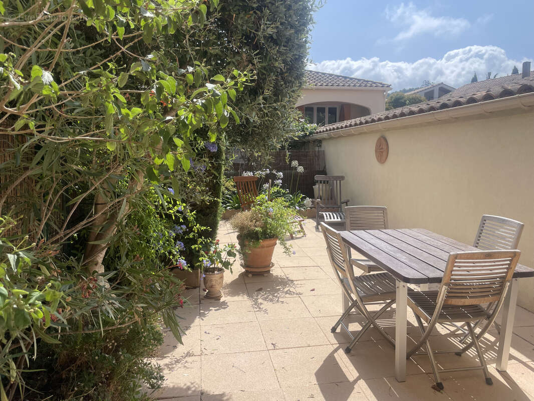T2 au village avec terrasse et parking - photo 12