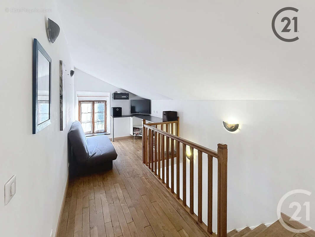 Maison à SAINT-CYR-LES-COLONS