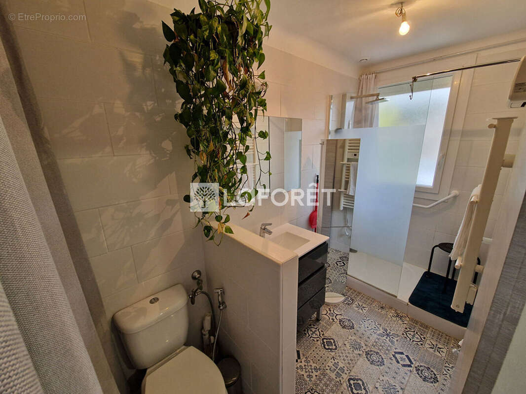 Maison à ONET-LE-CHATEAU