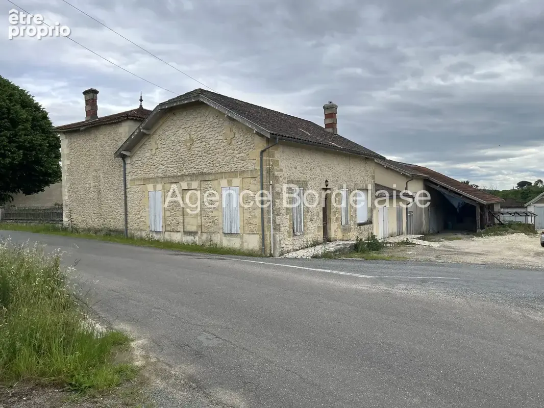 Maison 260 m² à Soulignac  - photo 2