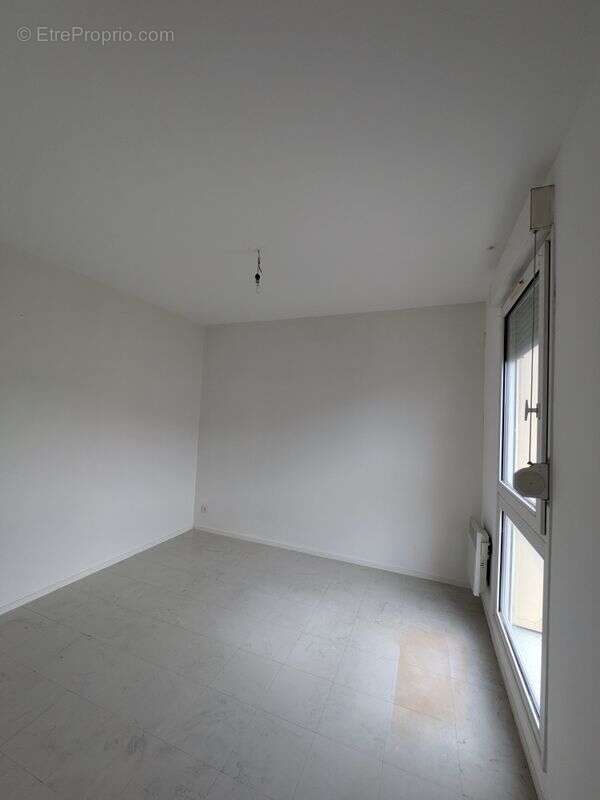 A vendre - romilly sur seine – 26 place des martyrs de la liberation porte n 06 etage n°3 - photo 6