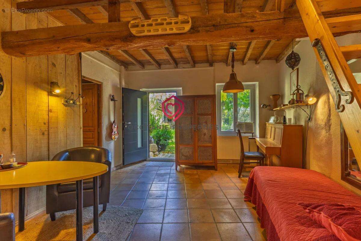 Maison à GARDIE