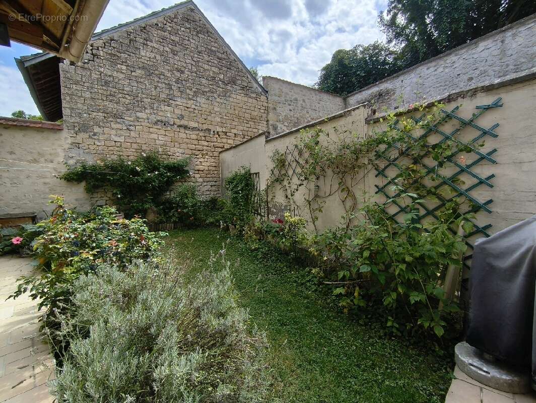 Maison 103 m² à Nesles-La-Vallee  - photo 6