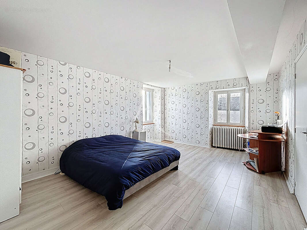 Maison à BRAIN-SUR-LONGUENEE