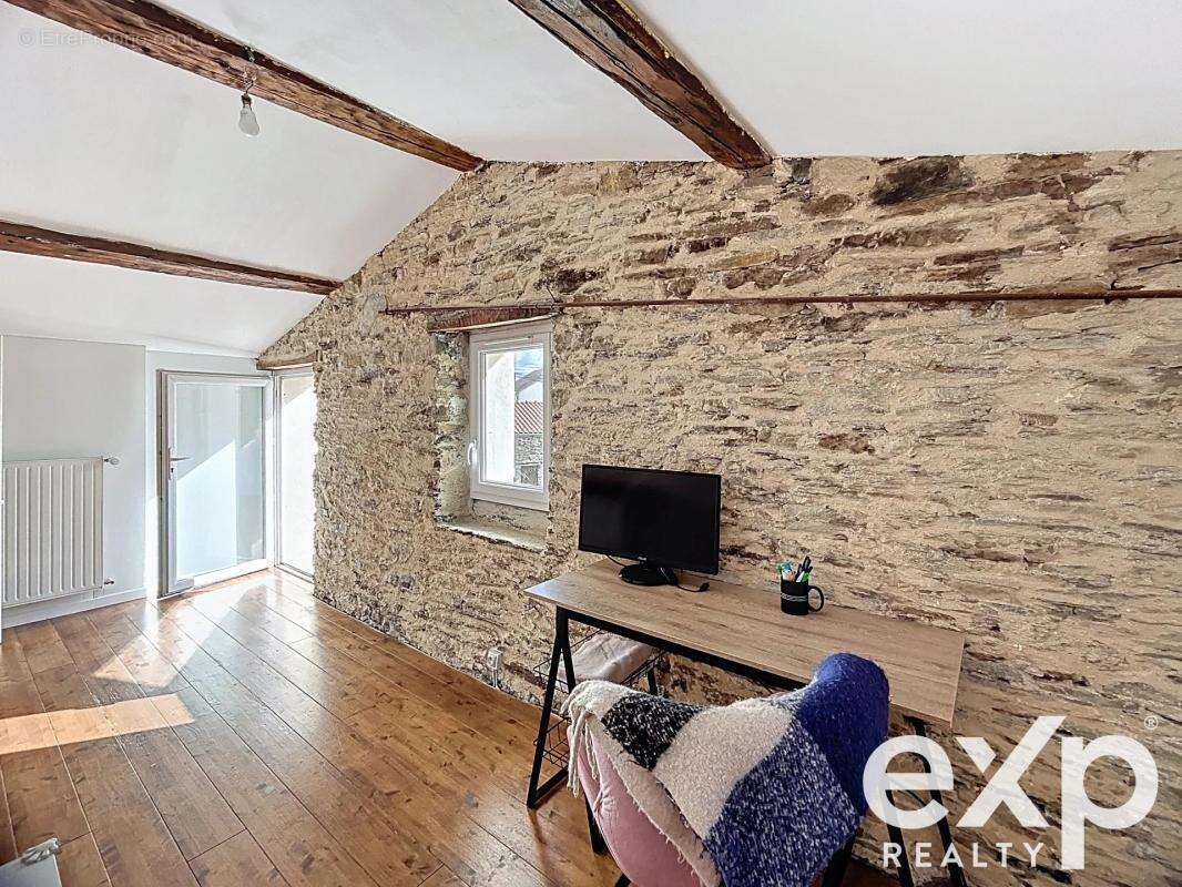 Maison à LA CHAPELLE-BASSE-MER