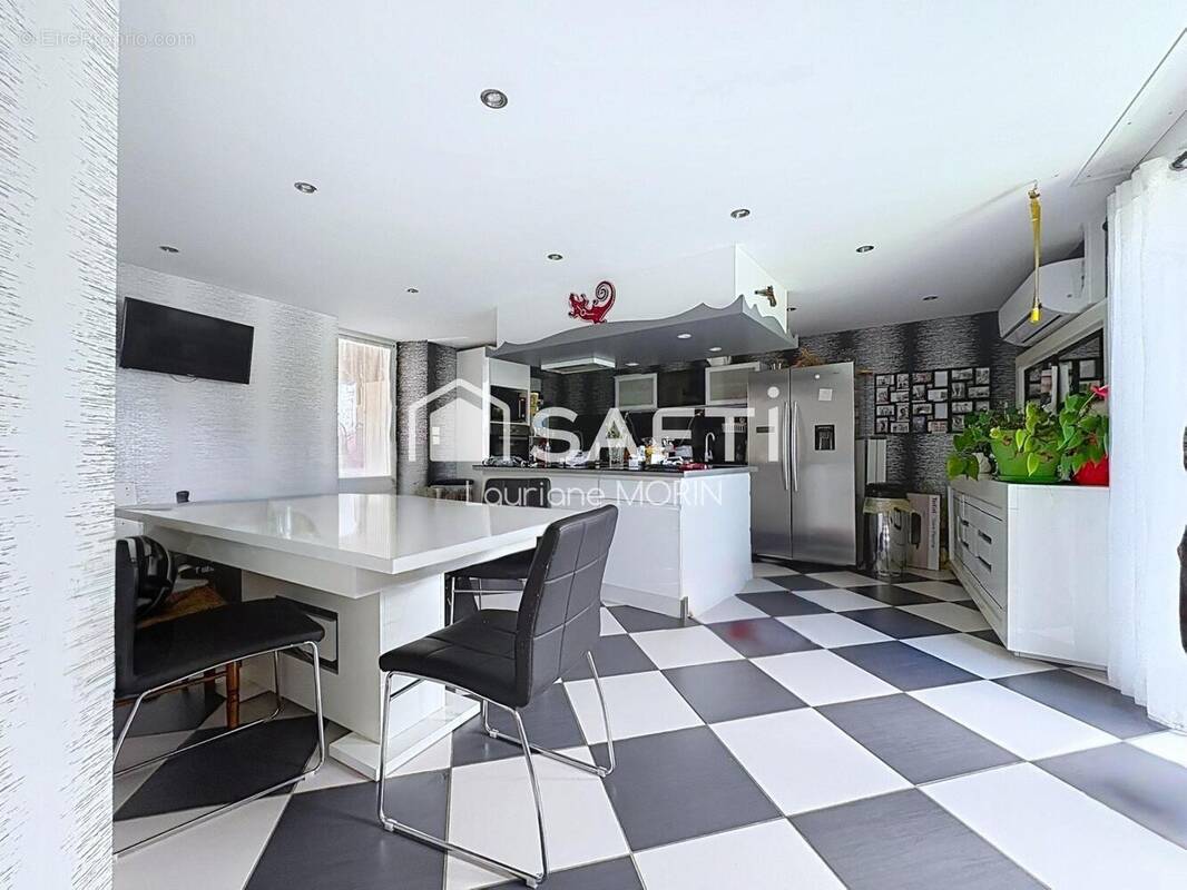 Photo 1 - Maison à CHERVES-RICHEMONT