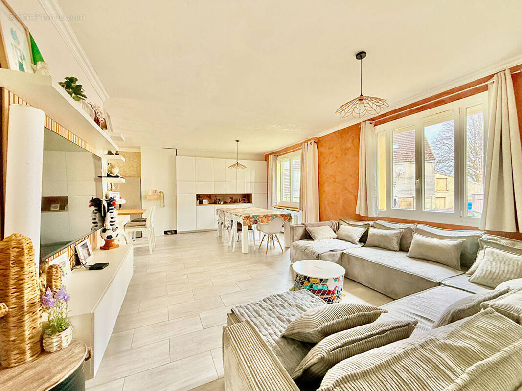 Maison à VILLECRESNES