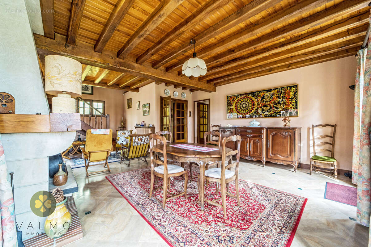 Maison à COURGENT