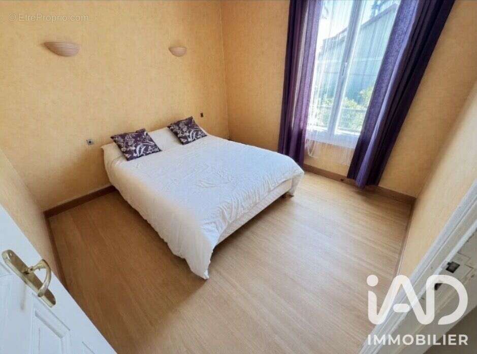 Appartement 72 m² à Villeneuve-Le-Roi  - photo 7
