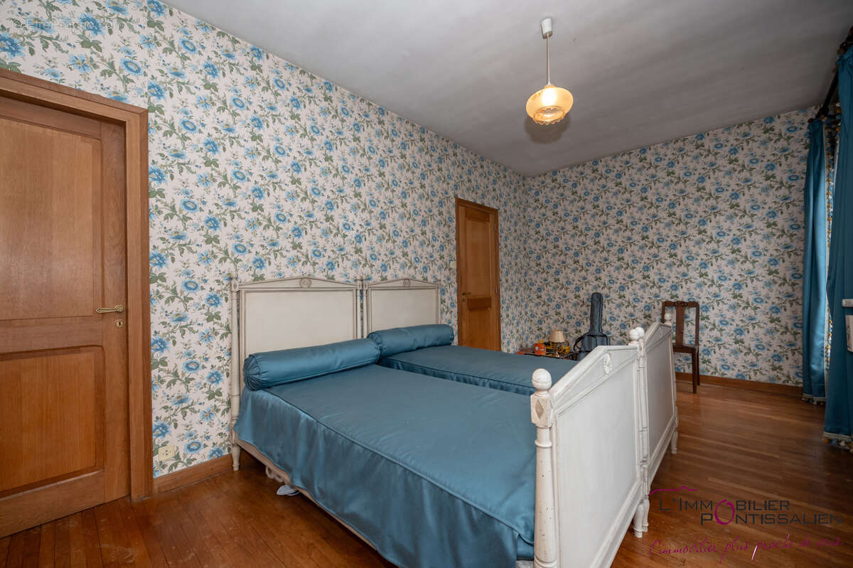 MAISON DE 208 m2 SUR 733 m2- Proche frontière - photo 22