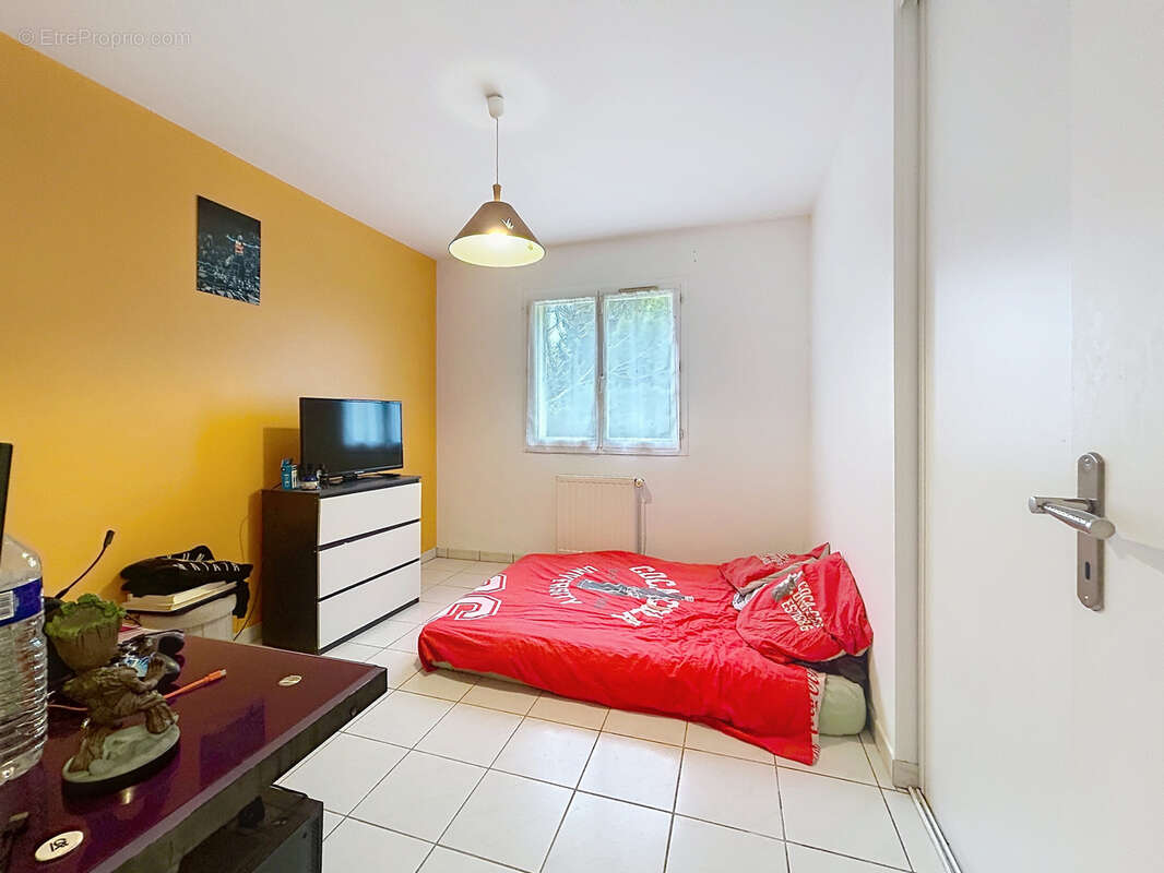 Maison à SAINT-PANTALEON-DE-LARCHE