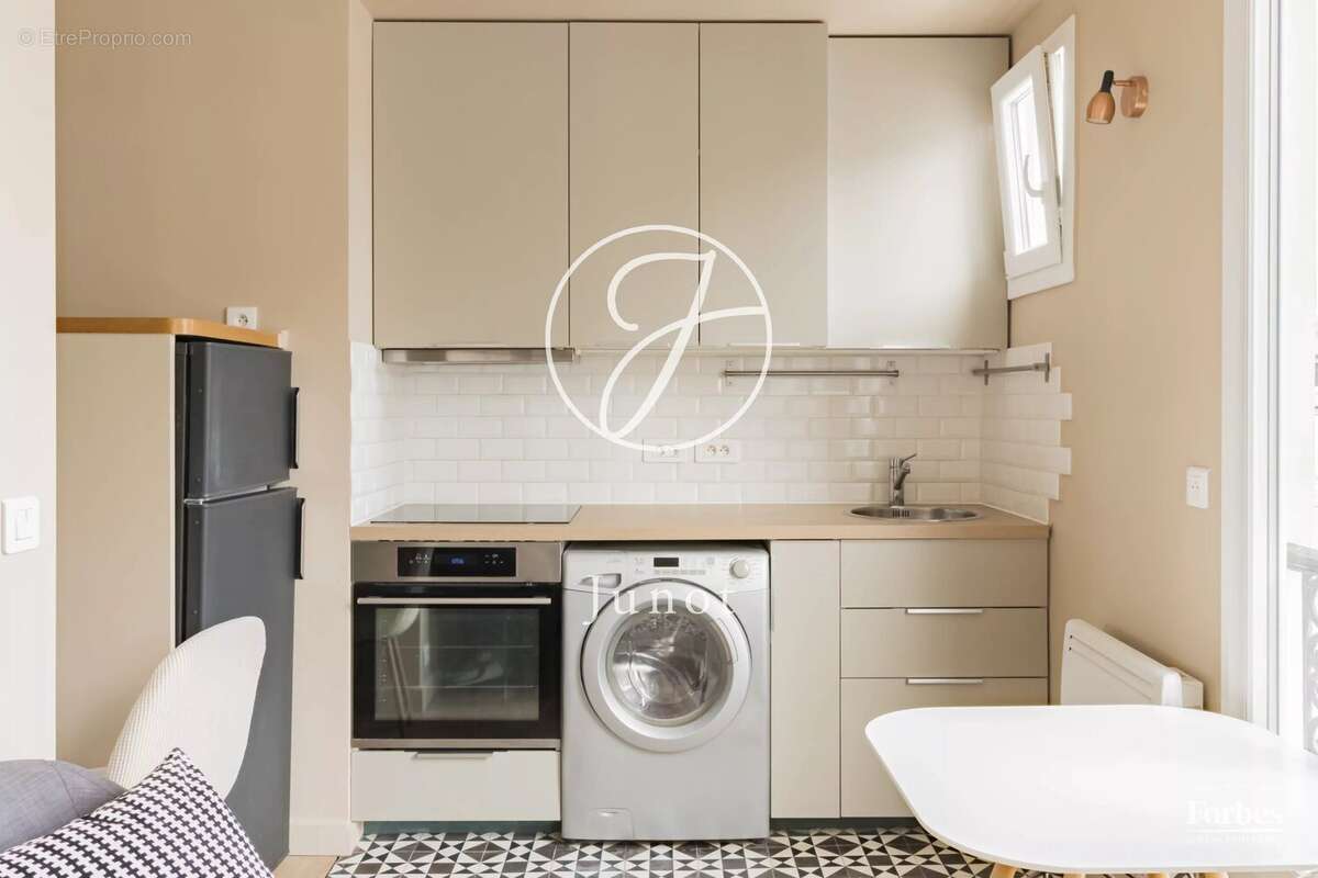 Appartement à PARIS-7E